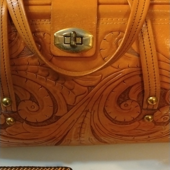 NWOT Vintage tooled Handbag 3 piece set - Picture 2 of 8